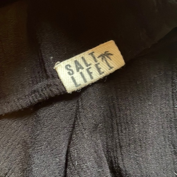 Salt Life black beach shorts - Picture 4 of 5